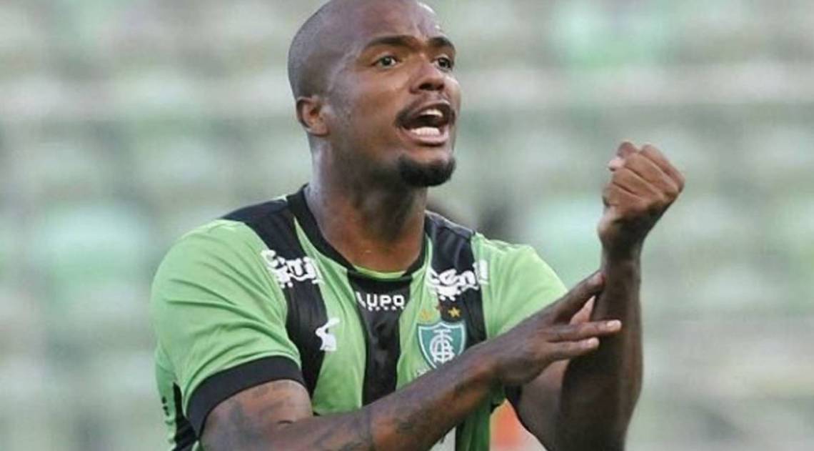 Zagueiro Messias pode reforçar o Vasco - Divulgação