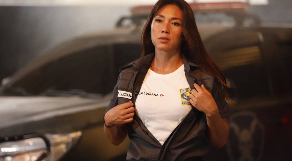 Luciana (Danni Suzuki) em 'Arcanjo Renegado'