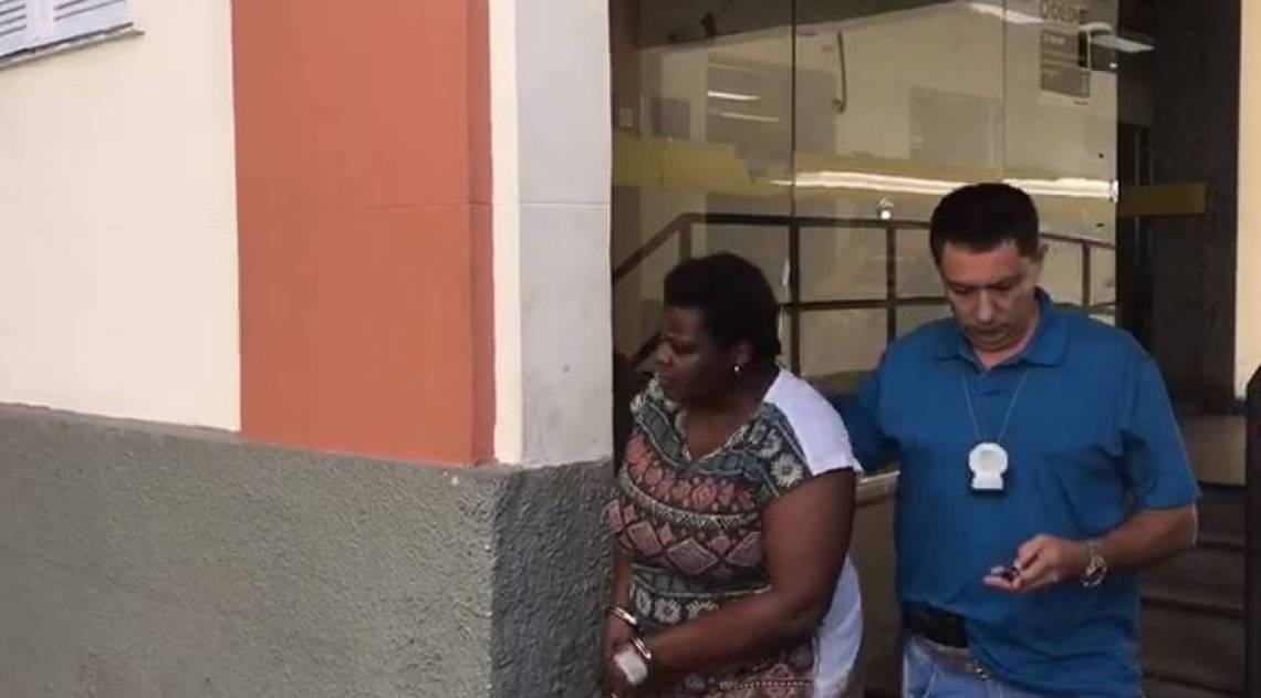 Claudete disse que tinha voltado de Hong Kong, na China, e estar com sintomas do coronav&iacute;rus para ter prioridade no atendimento em UPA de Copacabana. Ela acabou presa por mentir