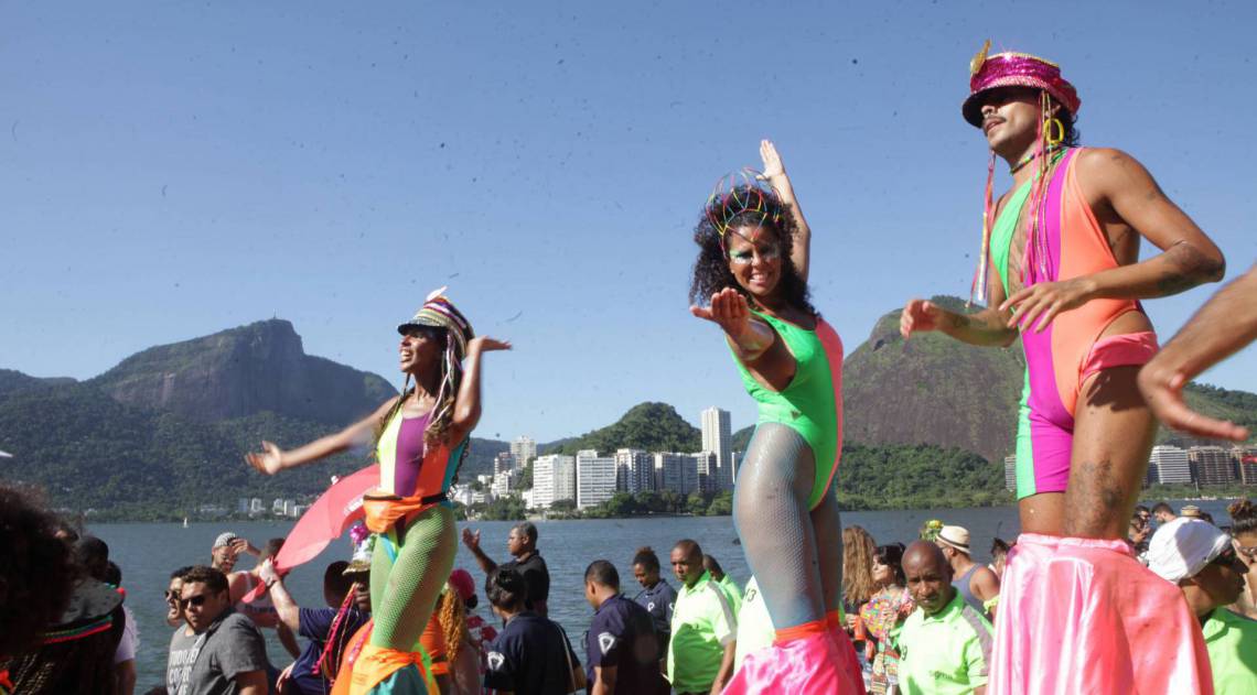 Rio, 08/02/2020  - Carnaval 2020, Bloco Banda Spanta Nenem. Lagoa Rodrigo de Freitas. Zona Sul do Rio. Foto: Ricardo Cassiano/Agencia O Dia