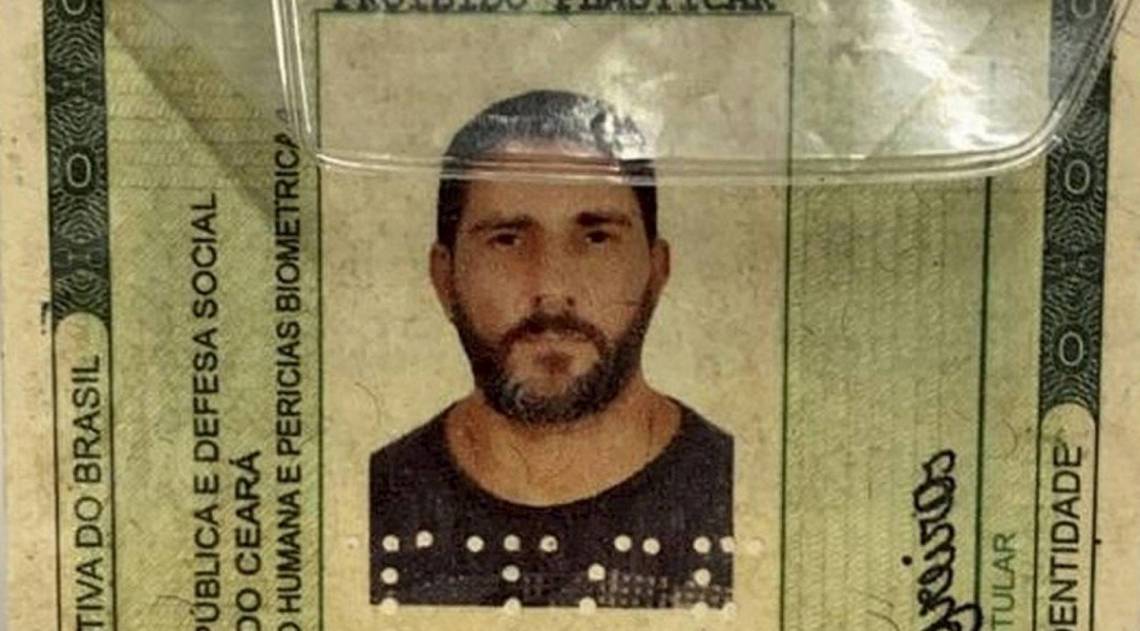 Identidade falsa usada pelo ex-capit&atilde;o Adriano apreendida na Bahia - reproduÃ§Ã£o