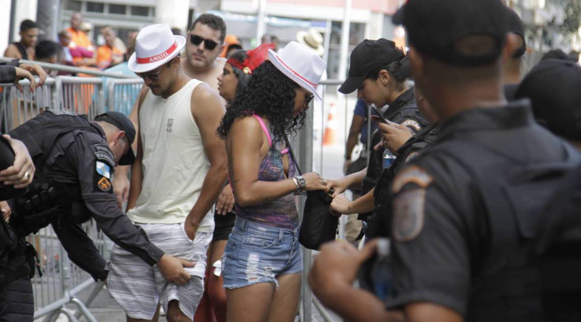 Riotur elaborou esquema inédito de controle de foliões para os desfiles de megablocos no Centro - Cléber Mendes