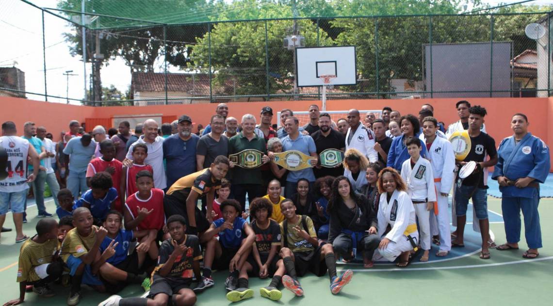 Espaço recebeu pintura do piso, substituição do alambrado e da rede de proteção e novas traves, num total de R$ 173 mil - Divulgação / Berg Silva
