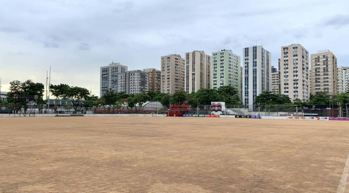 Gramado do campo da Gávea está sendo trocado - Venê Casagrande/O Dia