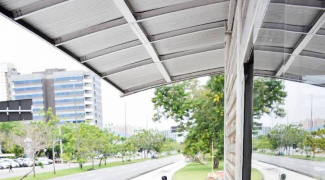 PM retira material de ambulante que atrapalhava o fluxo de pessoas