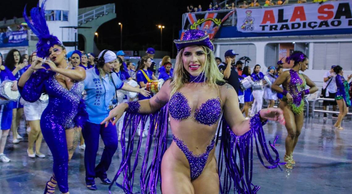 Ana Paula Minerato no ensaio t&eacute;cnico da Acad&ecirc;micos do Tatuap&eacute;, no samb&oacute;dromo do Anhembi