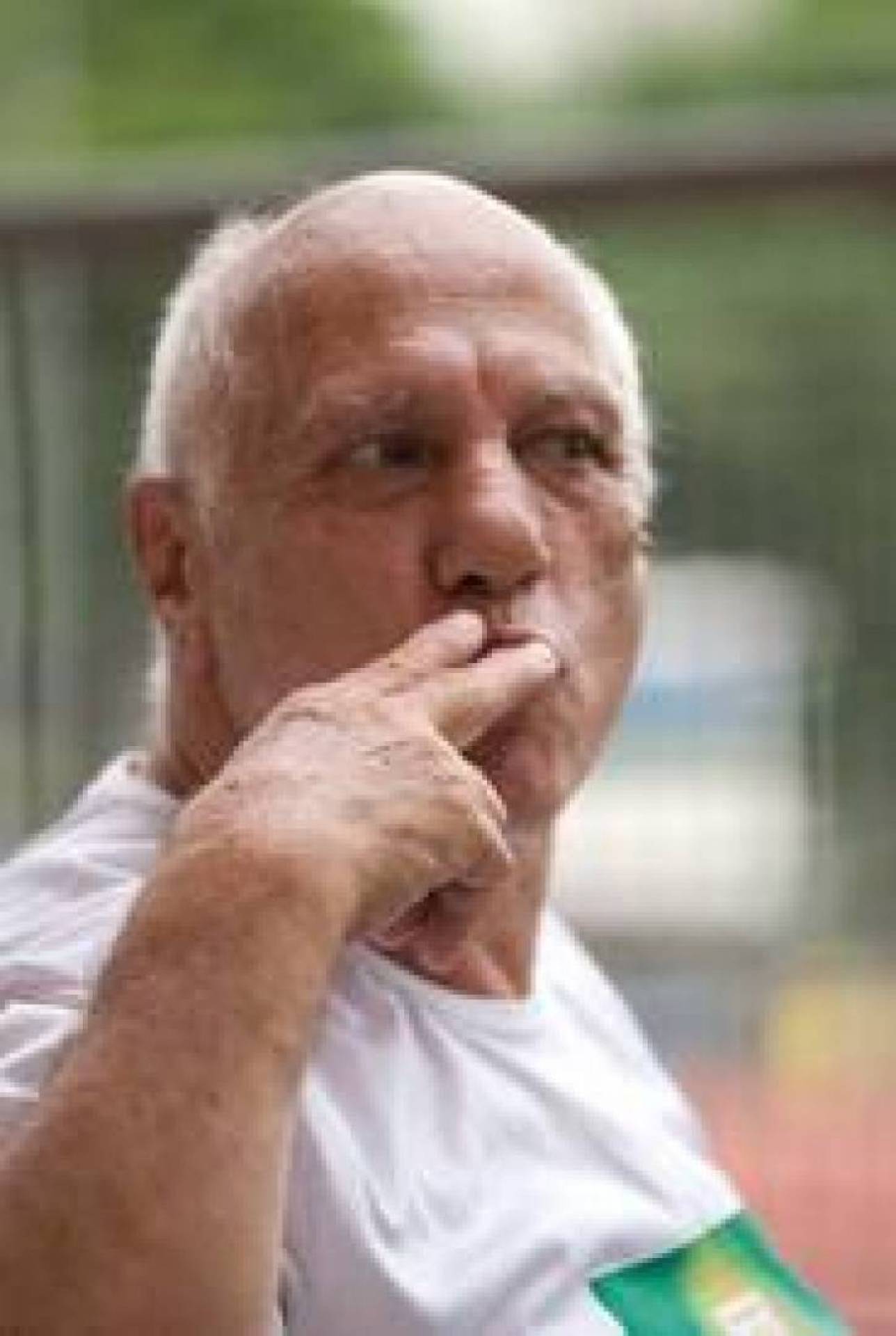 José Alves fez fama roubando beijos de famosos - Reprodução Internet