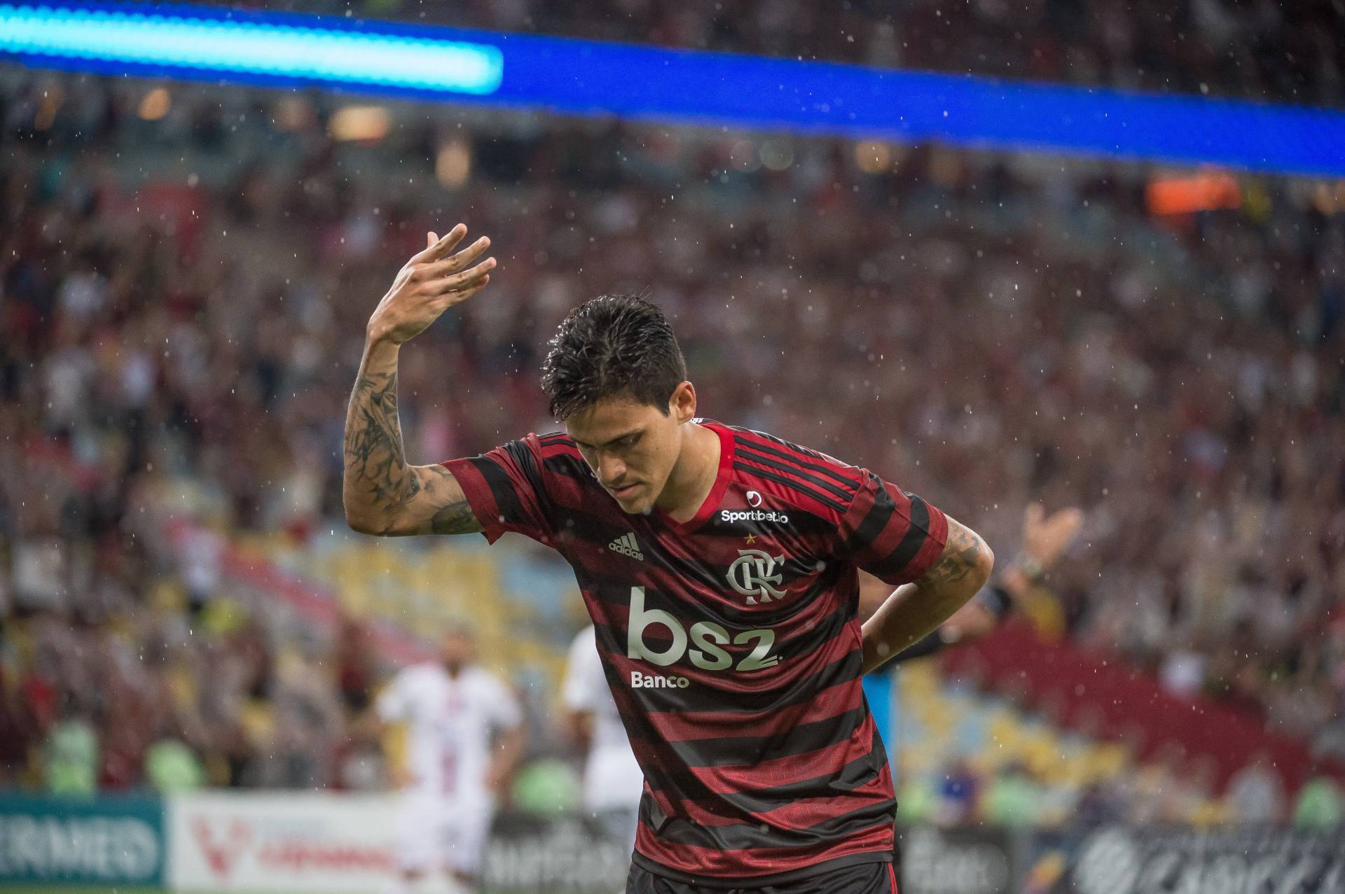 'O Flamengo te obriga a ser ambicioso', diz atacante Pedro ...