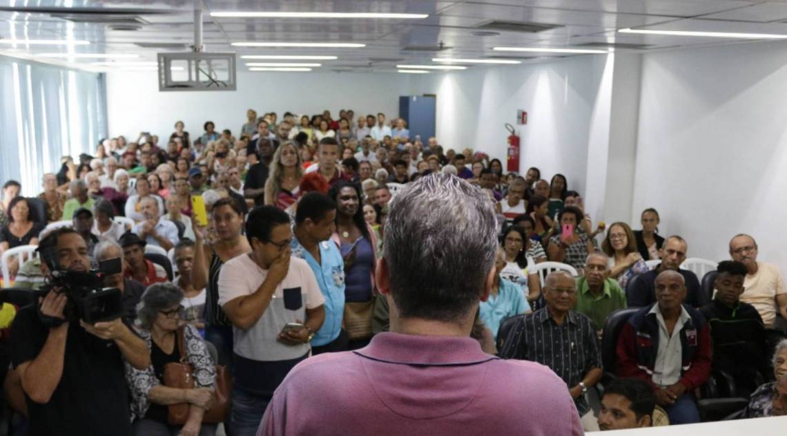 Duque de Caxias entrega mais 600 aparelhos auditivos