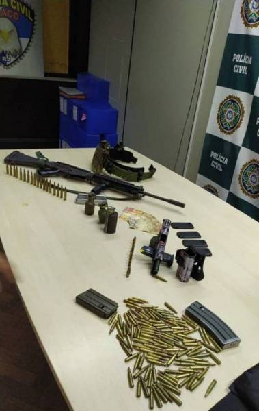 Milicianos são presos na Praça Seca - Divulgação / DRACO