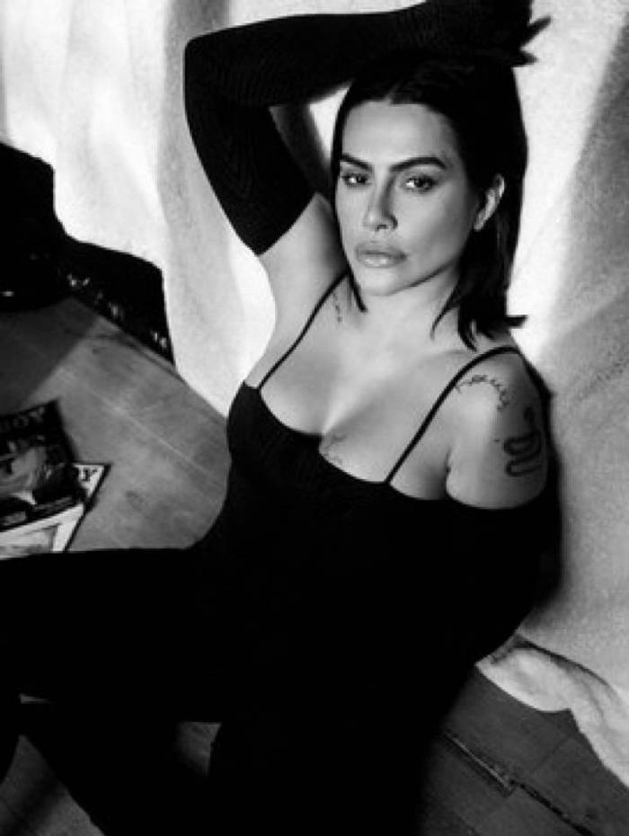 Cleo revela tatuagem íntima em cliques sensuais no Instagram