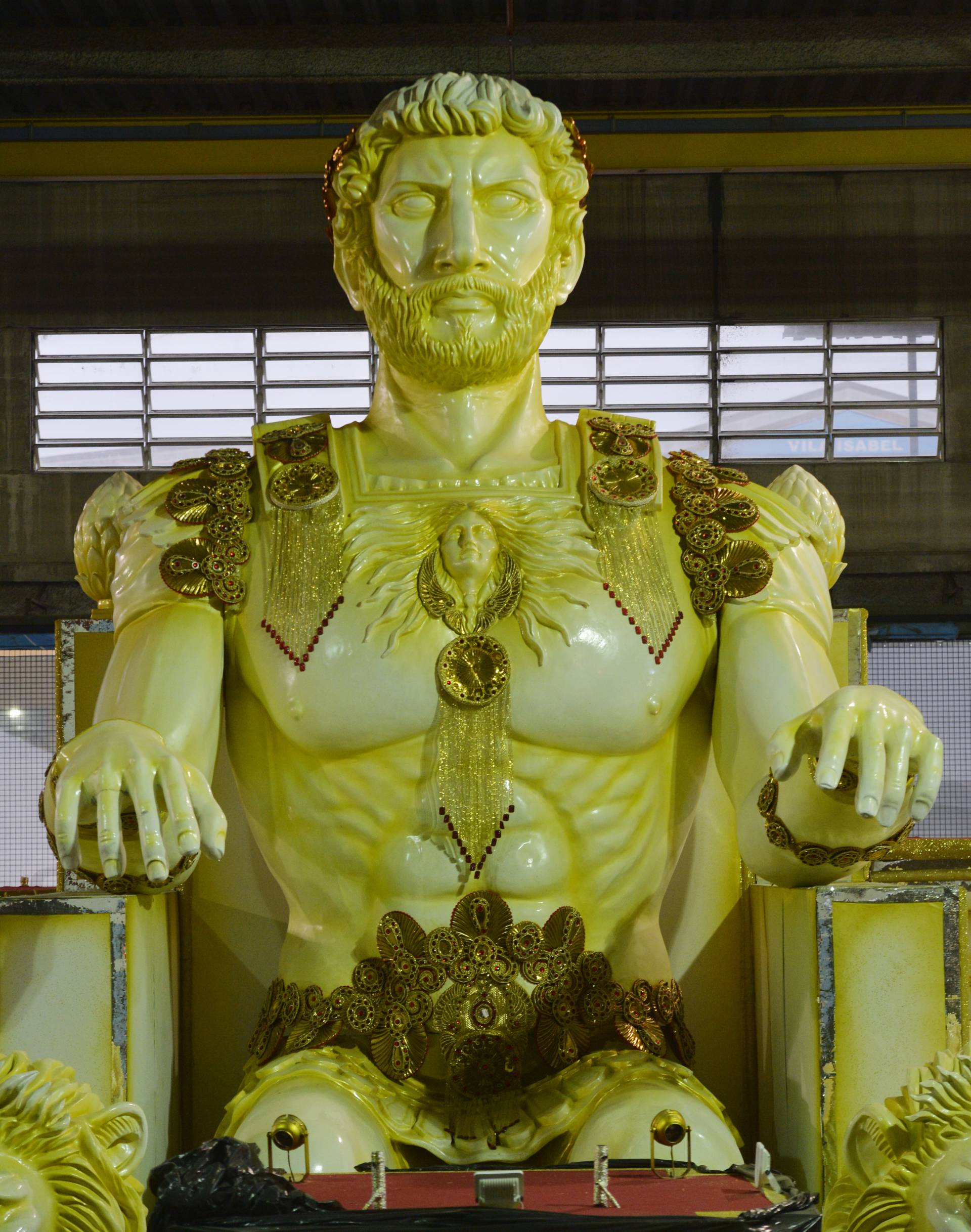 10/02/20202 -  Alegoria da Beija flor  no barracao na cidade do samba  - Foto:Fabio Costa/Agencia O Dia