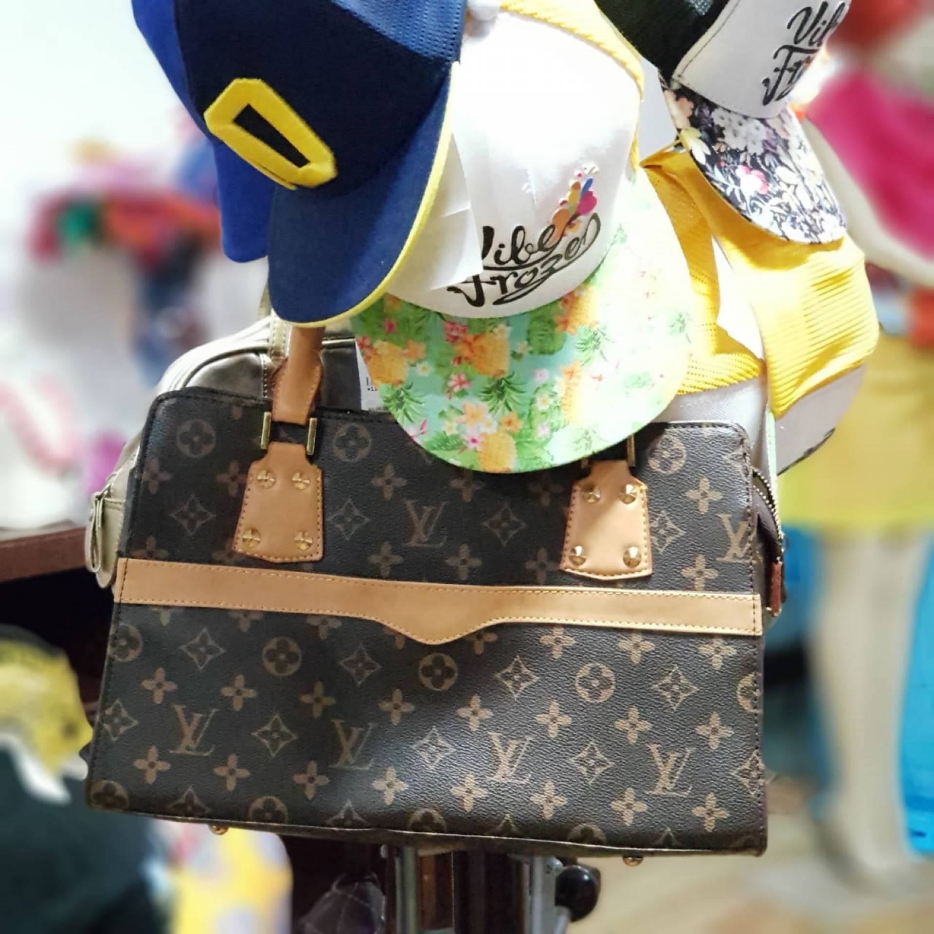 Na ocasião, serão oferecidos descontos de 50% em todo o estoque do Bazar, com roupas de adulto e infantil, brinquedos, sapatos, bolsas, acessórios e utensílios de casa.