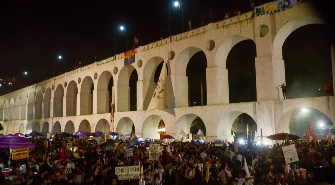 23/10/2018 - AGÃNCIA DE NOTÃ.CIAS - PARCEIRO - O candidato Ã  PresidÃªncia da RepÃºblica, Fernando Haddad (PT), acompanhado de sua vice, Manuela D'Ã.vila, participa 