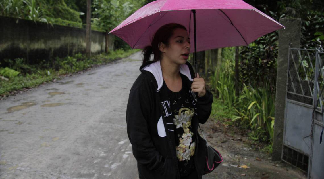 Rio,12/02/2020- NOVA IGUACU,Bairro Montevideo, Especial ,Despejo de esgoto in natura na Bacia do Rio Guandu,na foto. Jenifer Barboza .Foto: Cleber Mendes/Agência O Dia