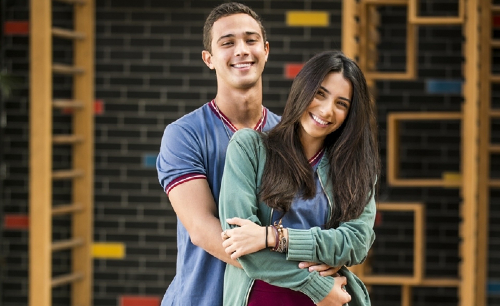 Márcio ( André Luiz Frambach ) e Pérola ( Rayssa Bratillieri )
      Caption - Reprodução