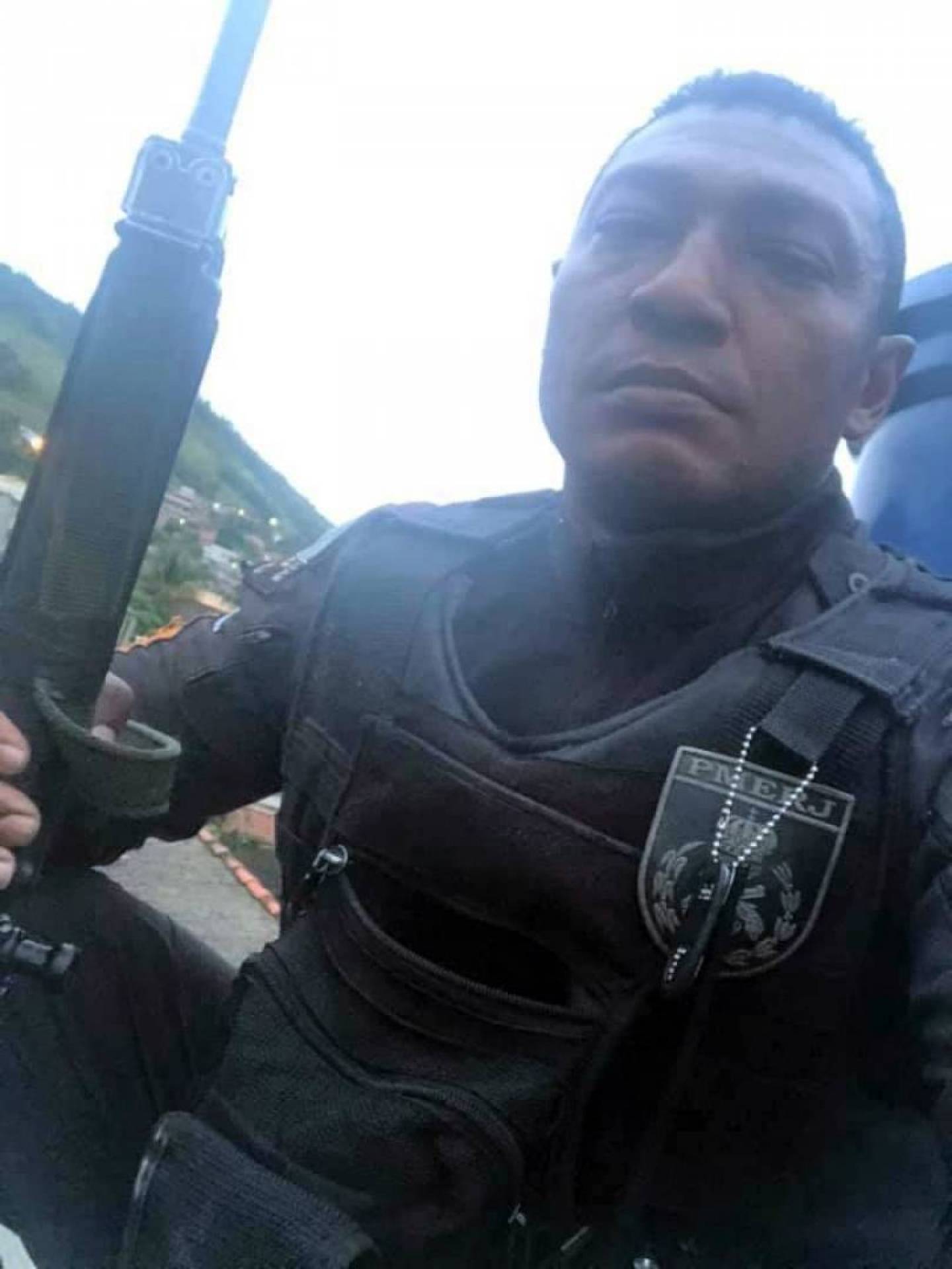 O sargento Ricardo Oliveira dos Santos estava na PM desde 2002 - Arquivo Pessoal