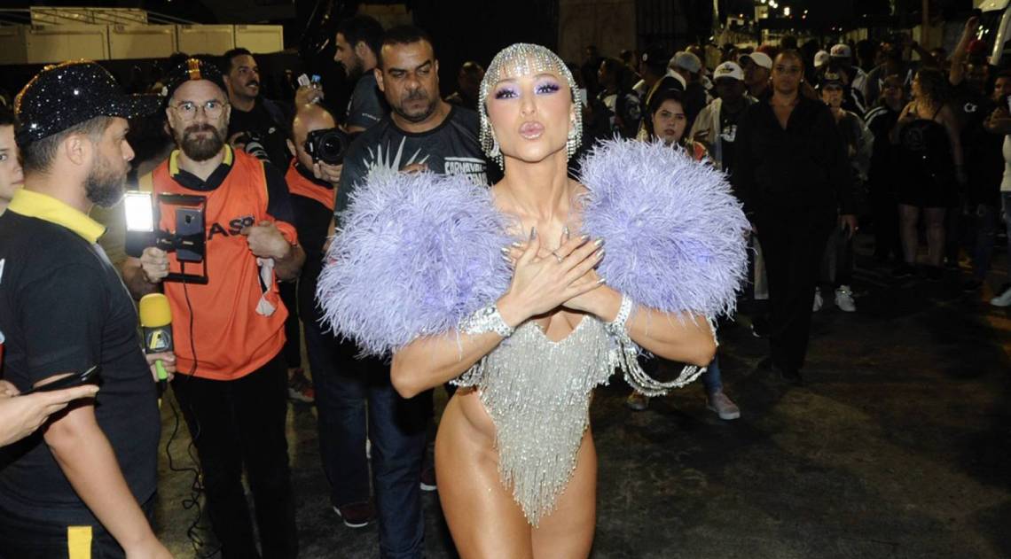 Sabrina Sato no último ensaio técnico da Gaviões da Fiel no Sambódromo do Anhembi, em São Paulo