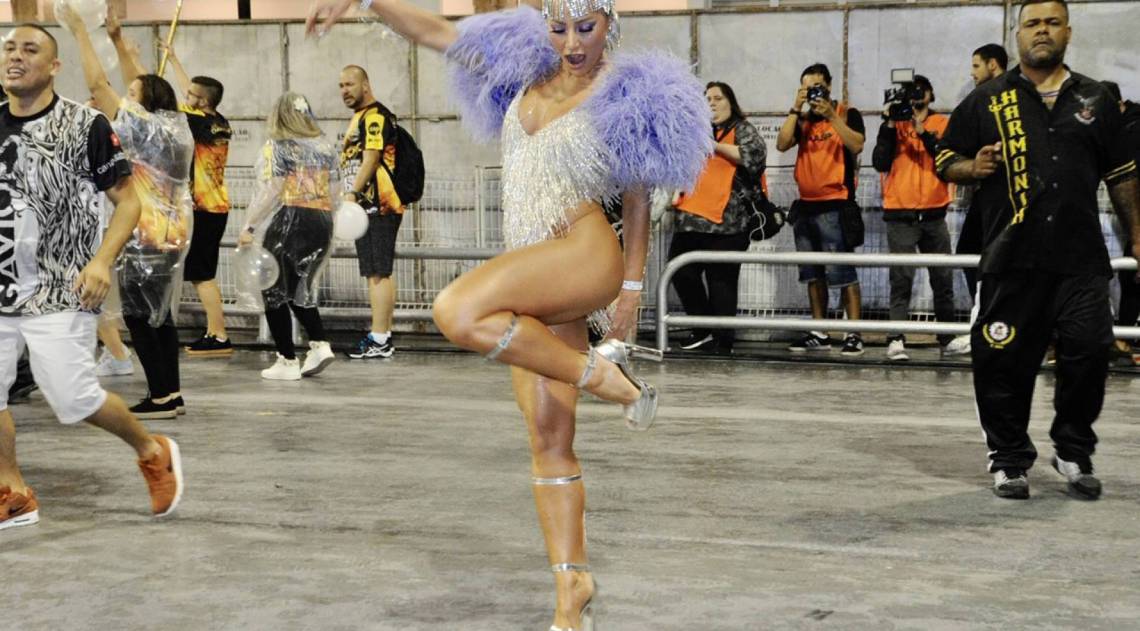 Sabrina Sato no último ensaio técnico da Gaviões da Fiel no Sambódromo do Anhembi, em São Paulo