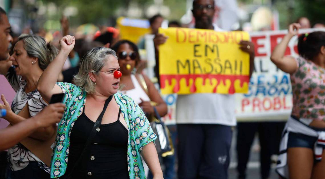 Rio, 14/02/2020, Protesto funcionarios da Saude, na foto profissionais fazem caminhada ate o Palacio da Cidade pela Rua Voluntarios da patria em Botafogo, Foto de Gilvan de Souza / Agencia O Dia