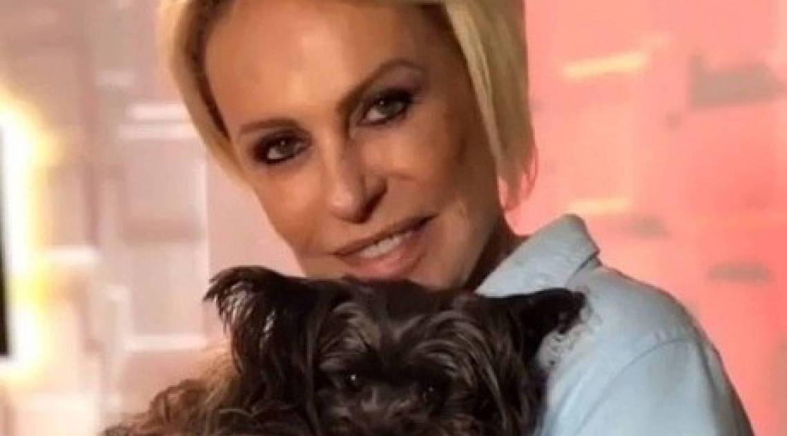 Ana Maria Braga lamenta a perda da cadelinha Sombrinha  - Reprodução Instagram 