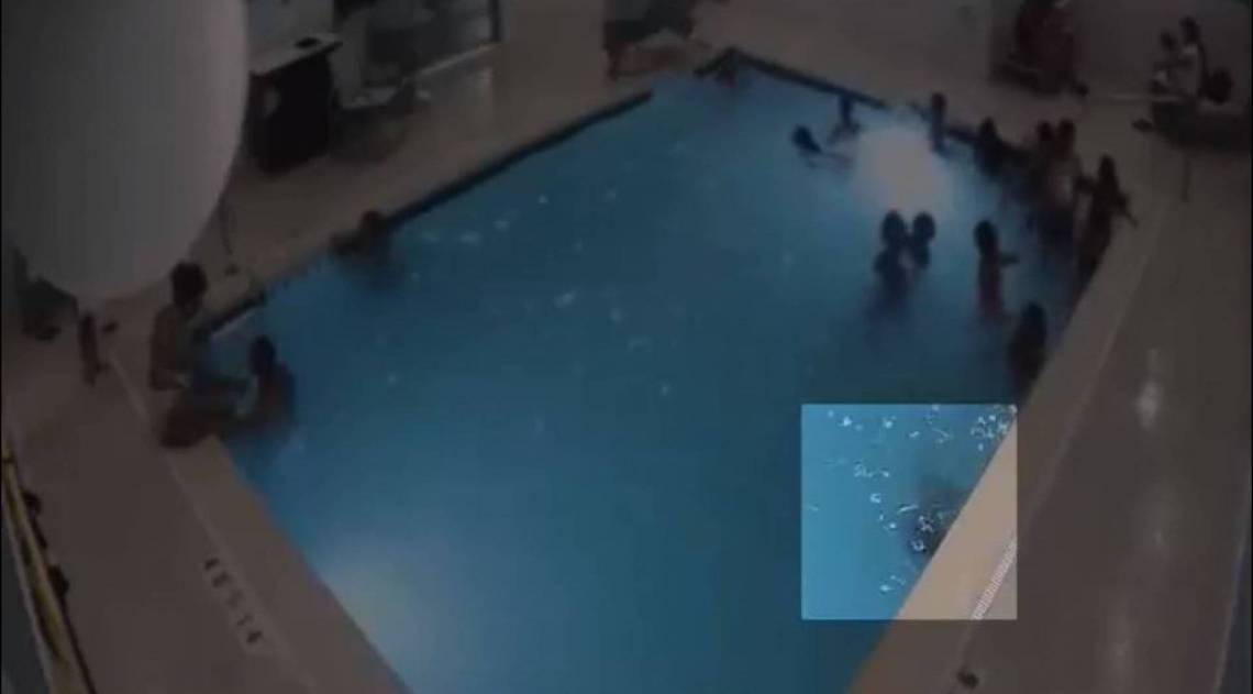 Polícia e bombeiros foram chamados ao local e o menino foi transportado para o hospital - Reprodução