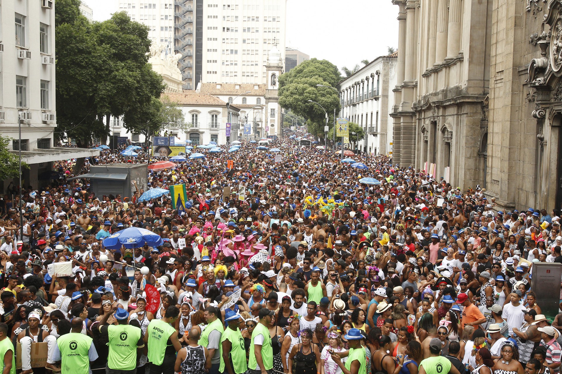 Foli&otilde;es em bloco no Centro do Rio - Ag&Ecirc;ncia O Dia