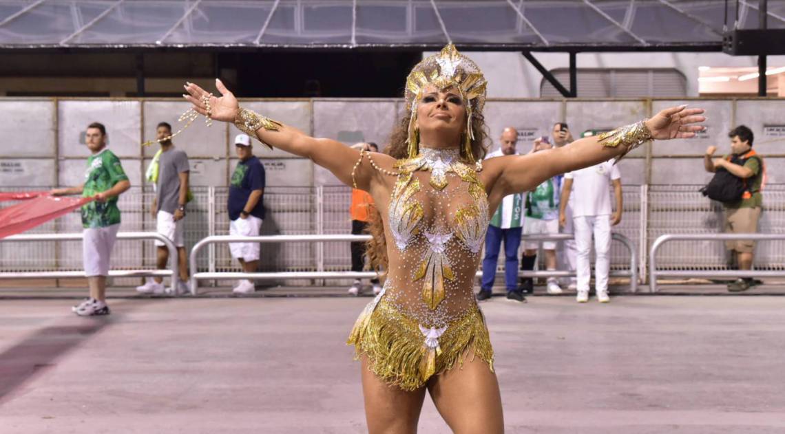 Viviane Araújo no ensaio técnico da Mancha Verde no Sambódromo do Anhembi, em São Paulo