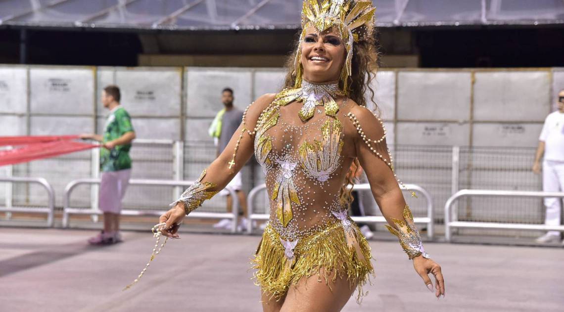 Viviane Araújo no ensaio técnico da Mancha Verde no Sambódromo do Anhembi, em São Paulo