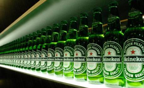 Cervejarias Heineken e Carlsberg anunciam que vão deixar a Rússia