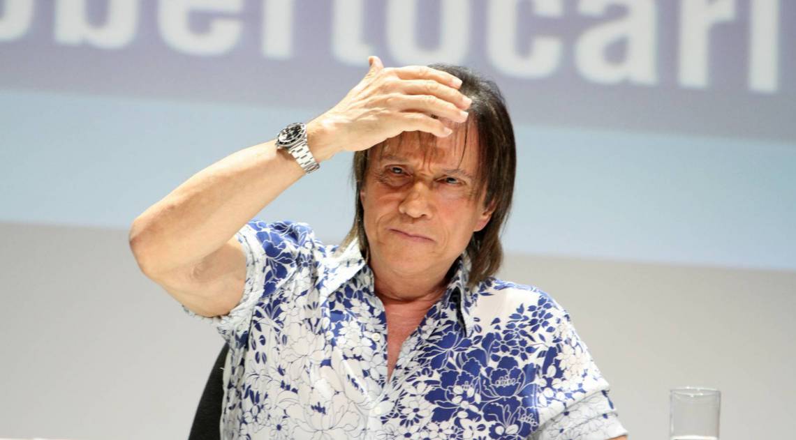 16/02/2020 - AGENCIA DE NOTICIAS - PARCEIRO - Roberto Carlos durante  entrevista a jornalistas no início da noite deste domingo (16), no cruzeiro 'Emoções em Alto Mar', que está atracado em Búzios, na Região dos Lagos, no Rio, neste domingo(16). Foto: Onofre Veras/Parceiro/Agência O Dia