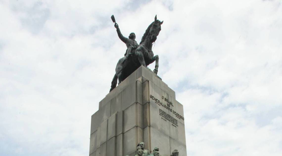 Escultura de Dona Rosa Paulina da Fonseca, mãe do Marechal Deodoro da Fonseca, pesava 400 quilos e tinha 2 metros de altura