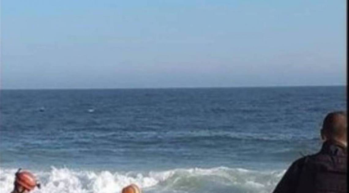 Corpo em estado avanÃÂ§ado de decomposiÃÂ§ÃÂ£o foi encontrado dentro de tonel de ferro que chegou do mar na areia de praia de Saquarema - WhatsApp O DIA (98762-8248)