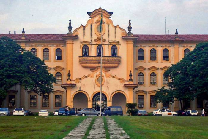 Universidade Rural investiga suspeita de estudante infectado pelo coronav&iacute;rus