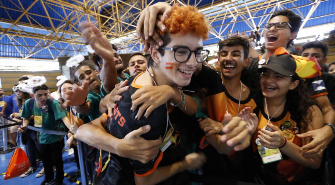 Os participantes da competição comemoravam cada vitória