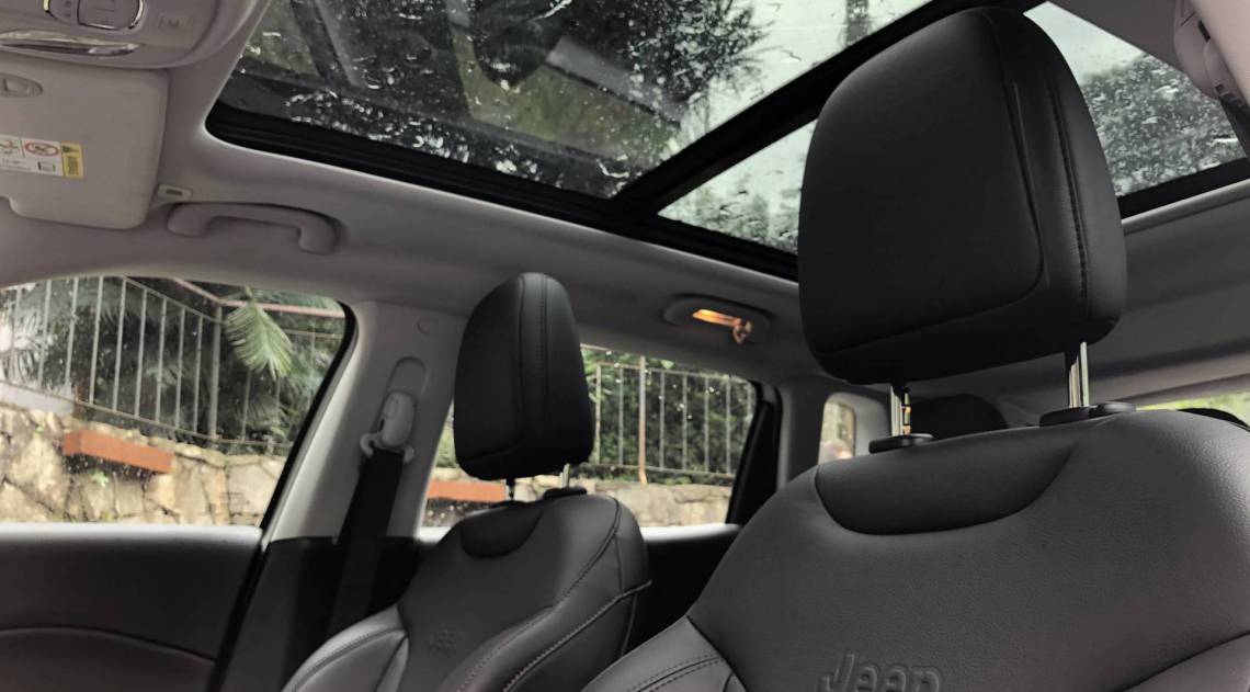 Teto panorâmico do Compass acrescenta R$ 8 mil ao preço final