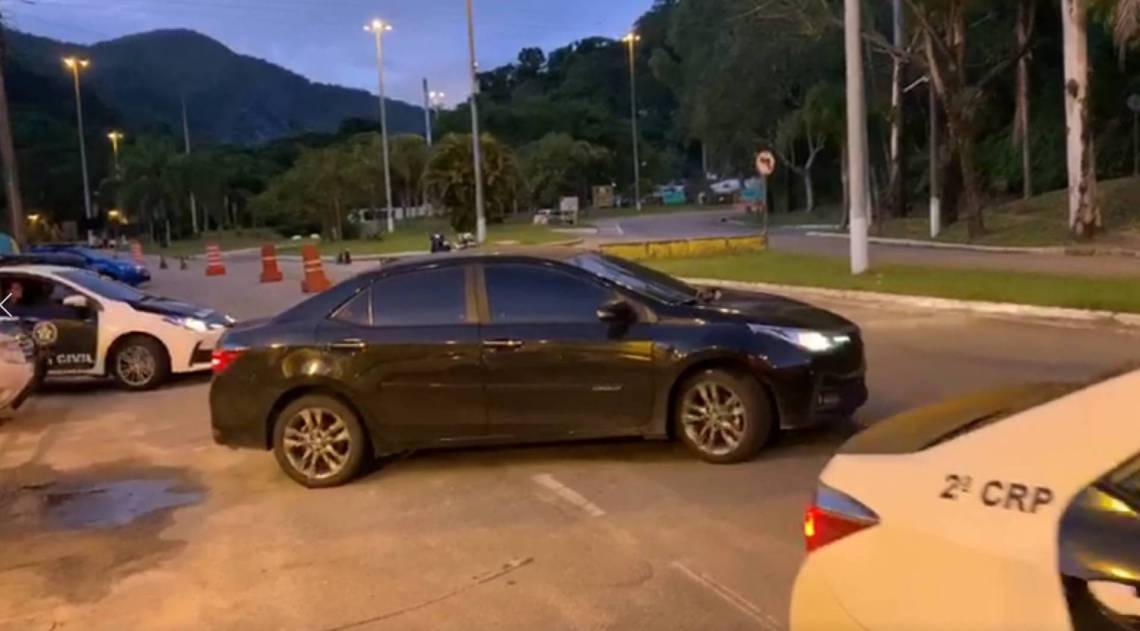 Mandados estão sendo cumpridos em Itaipava e em Copacabana - Divulgação / Polícia Civil