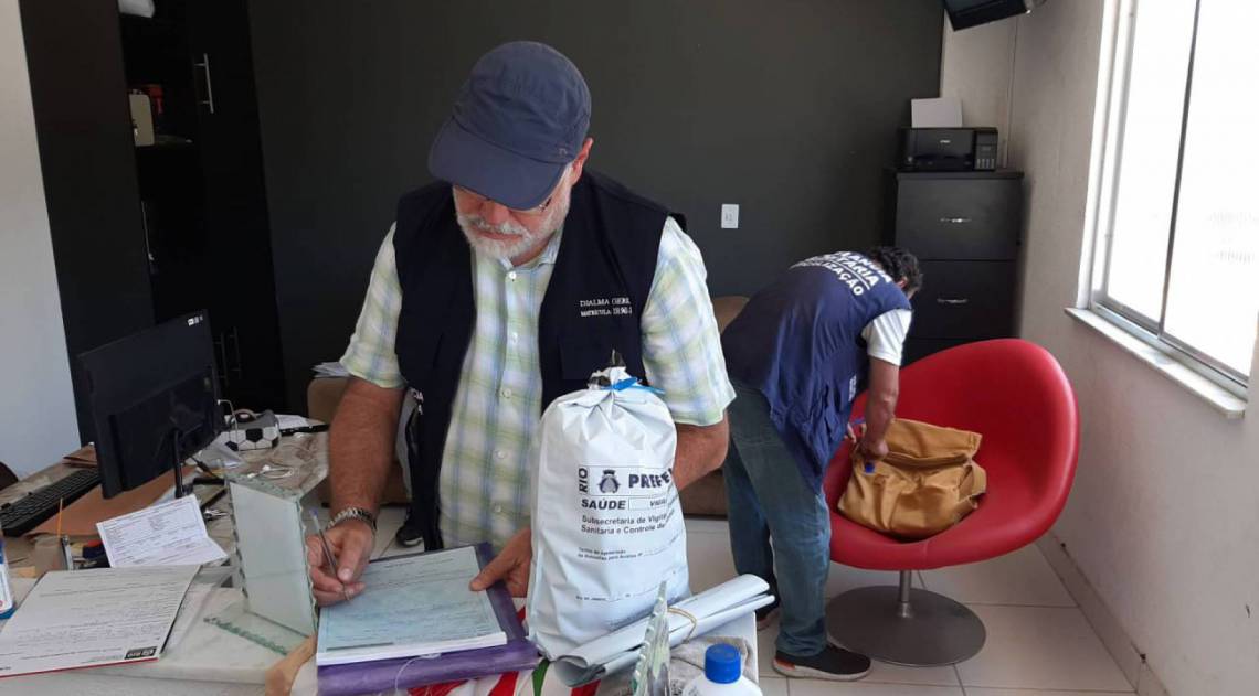 A ação especial continua ao longo da semana, com as equipes percorrendo outros pontos da cidade - Subsecretaria de Vigilância Sanitária / Divulgação