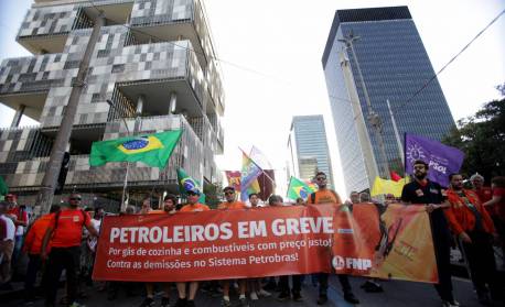 Sindipetro-NF aprova fim da greve em assembleia