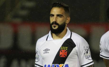 Ex-jogador do Vasco anuncia aposentadoria
