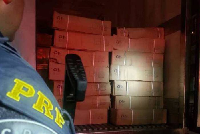 Policiais encontraram a carga, que está avaliada em mais de R$ 80 mil
