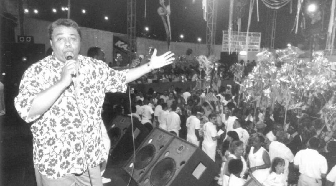 ARQUIVO - Dominguinhos da Estácio, no período de 1988 (com Neguinho da Beija Flor), 1989, 1991 (Capitão Guimarães), 1992, 1995 (Noca e Paulinho da Mocidade), 1996. Fotos: Arquivo O Dia