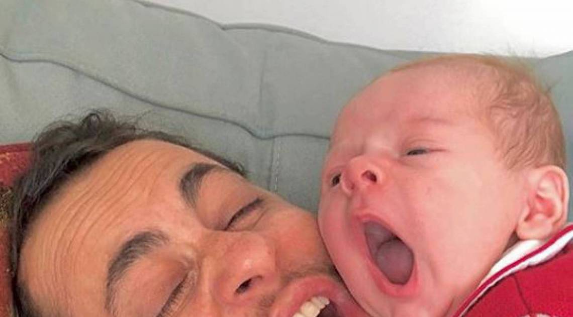 Thammy Miranda posta fotos com filho