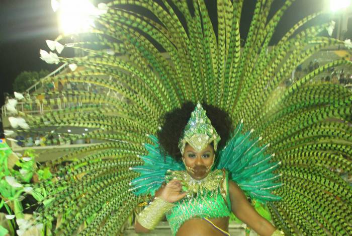Carnaval 2020 - Desfile da Escola de Samba do Grupo da Série A, G.R.E.S Acadêmicos do Cubango no Sambódromo da Marquês de Sapucaí, no centro da cidade do Rio de Janeiro nesta sábado (22). Foto: Estefan Radovicz/Agência O Dia - Estefan Radovicz / Agencia O Dia