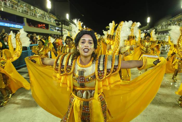 Carnaval 2020 - Desfile da Escola de Samba do Grupo da Série A, G.R.E.S Acadêmicos do Cubango no Sambódromo da Marquês de Sapucaí, no centro da cidade do Rio de Janeiro nesta sábado (22). Foto: Estefan Radovicz/Agência O Dia - Estefan Radovicz / Agencia O Dia