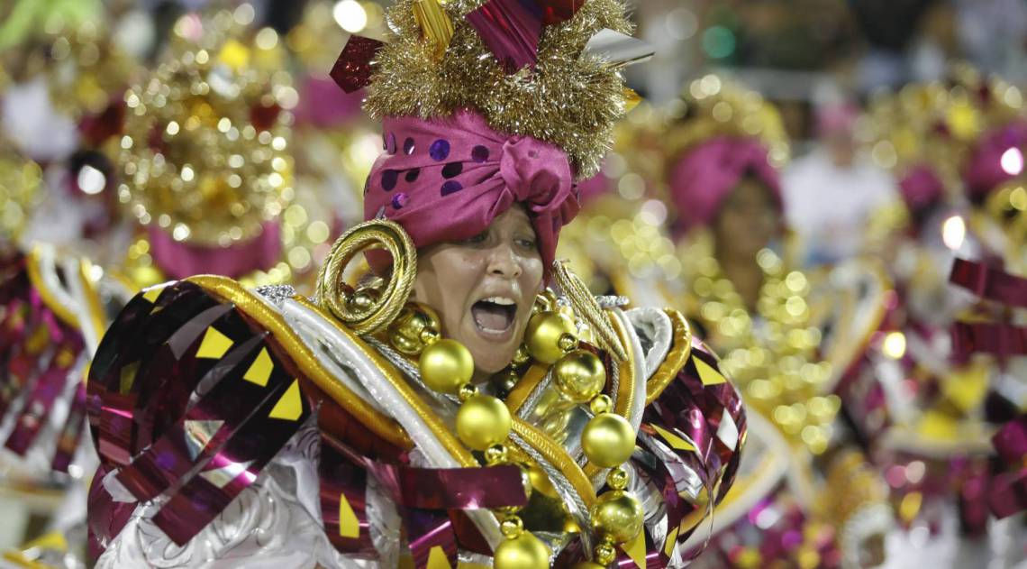 Est&aacute;cio foi a primeira escola a desfilar neste domingo