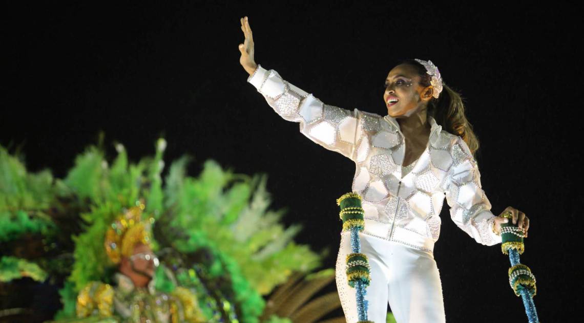 Carnaval 2020 - A jogadora Marta durante desfile da Escola de Samba do Grupo de Acesso, G.R.E.S Inocentes de Belford Roxo, realizado no Sambódromo da Marquês de Sapucaí, no centro da cidade do Rio de Janeiro nesta Sábado (22). Foto: Ricardo Cassiano/Agencia O Dia