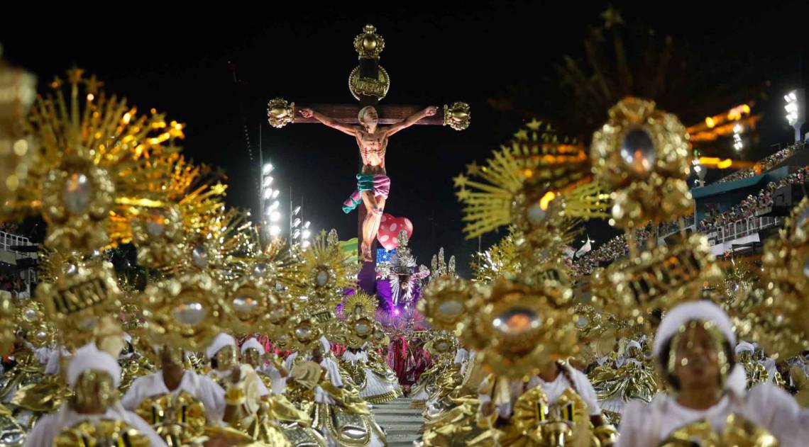 Carnaval 2020 - Desfile da Escola de Samba do Grupo Especial, G.R.E.S Esta&ccedil;&atilde;o Primeira de Mangueira, no Samb&oacute;dromo da Marqu&ecirc;s de Sapuca&iacute;, no centro da cidade do Rio de Janeiro nesta segunda (24). Foto: Gilvan de Souza/Ag&ecirc;ncia O Dia