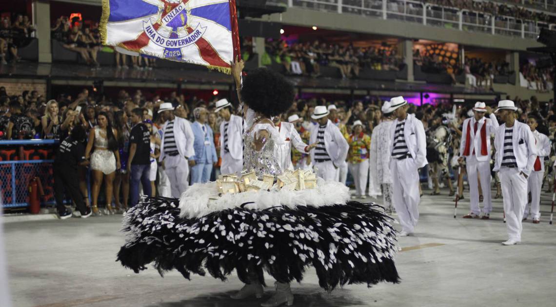 Ilha foi a sexta escola a desfilar neste domingo