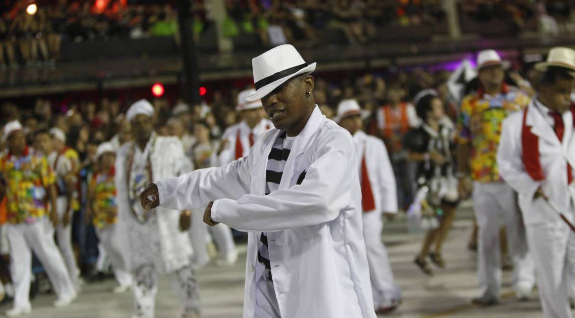 Ilha foi a sexta escola a desfilar neste domingo